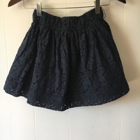 • SOLD // a&f basic navy flirty mini skirt • - Picture 5 of 7